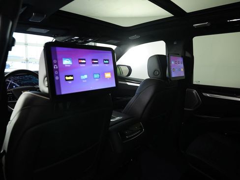 Used 2026 Cadillac Escalade Platinum Sport w/ LPO, Floor Liner Package image 17