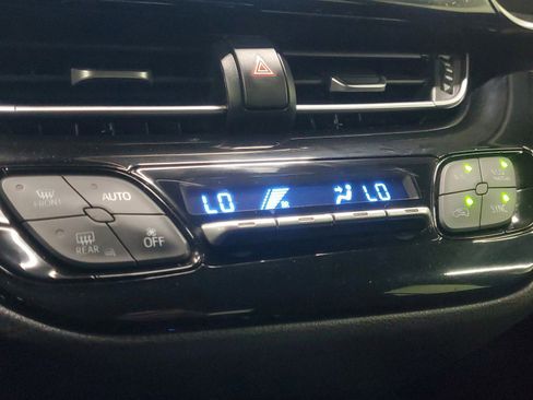 Used 2018 Toyota C-HR XLE image 29