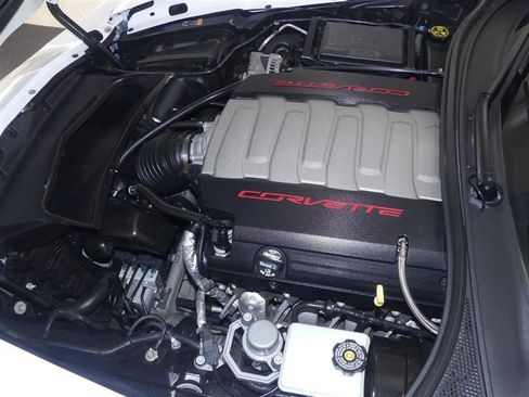 Used 2019 Chevrolet Corvette Stingray Coupe w/ Carbon Flash Badge Package RWD image 29
