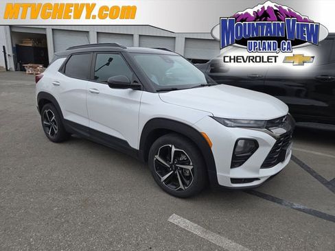 Used 2022 Chevrolet TrailBlazer RS w/ Sun and Liftgate Package FWD image 1
