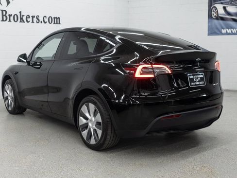 Used 2024 Tesla Model Y Long Range image 6