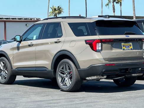 New 2026 Ford Explorer ST-Line w/ ST-Line Street Pack AWD/4WD image 6