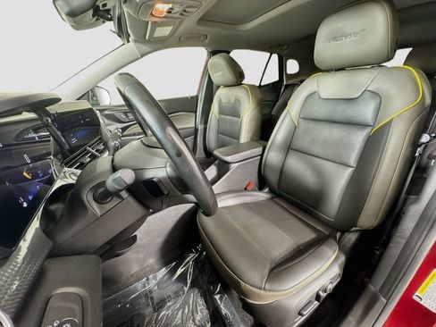 Used 2024 Chevrolet Trax ACTIV w/ Sunroof Package FWD image 18