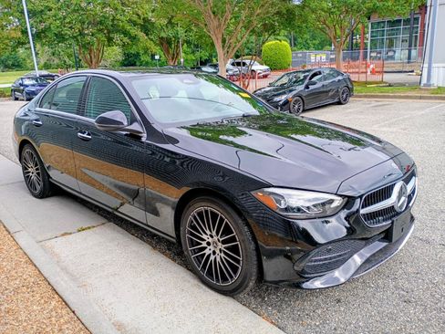 Used 2025 Mercedes-Benz C 300 4MATIC Sedan image 4