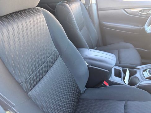 Used 2018 Nissan Rogue S FWD image 10