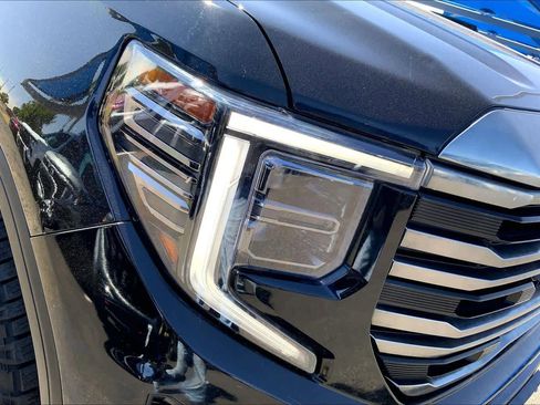 Used 2023 GMC Sierra 1500 AT4 w/ AT4 Premium Package AWD/4WD image 27
