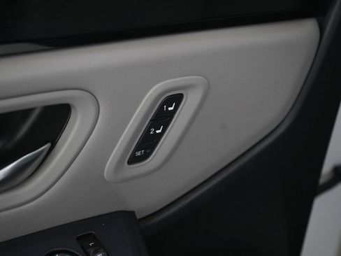 Used 2025 Honda Pilot EX-L image 26