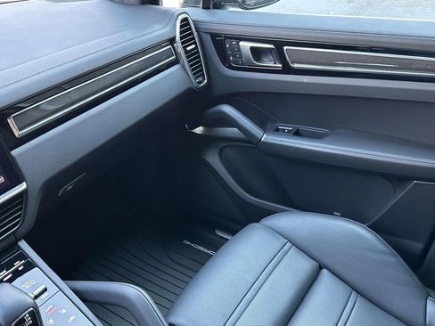 Certified 2023 Porsche Cayenne Turbo image 31