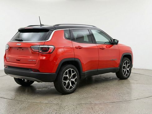 Used 2025 Jeep Compass Limited AWD/4WD image 9
