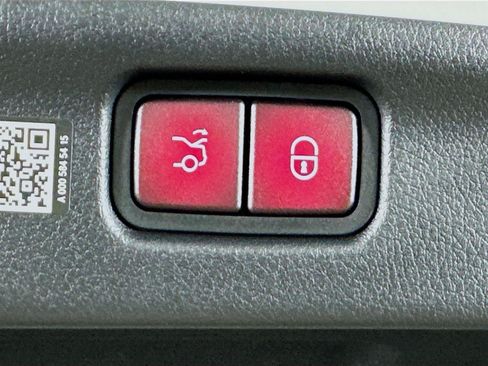 Used 2026 Mercedes-Benz C 300 4MATIC Sedan image 36