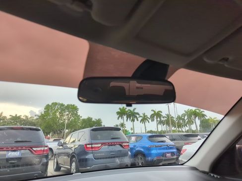Used 2020 Hyundai Venue SE FWD image 14