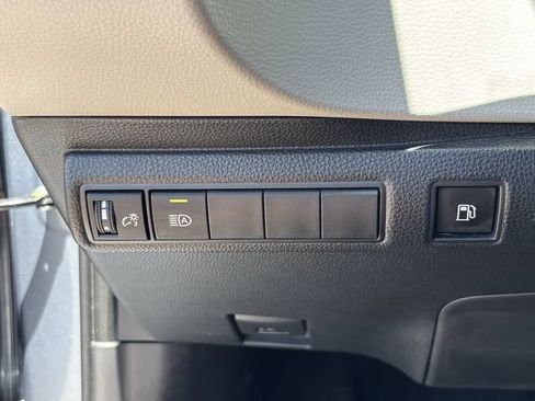 Used 2026 Toyota Corolla LE w/ Carpet Mat Package (TMS) FWD image 31