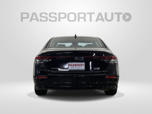 Used 2023 Honda Accord Touring image 5