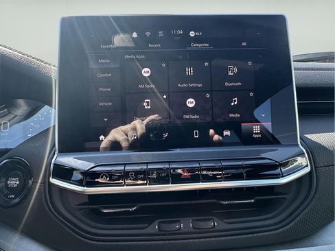 Used 2025 Jeep Compass Trailhawk image 32