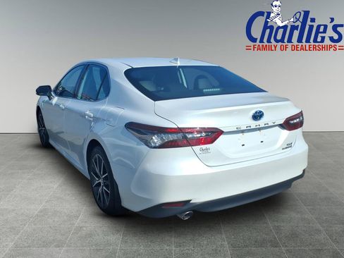 Used 2021 Toyota Camry XLE FWD image 5