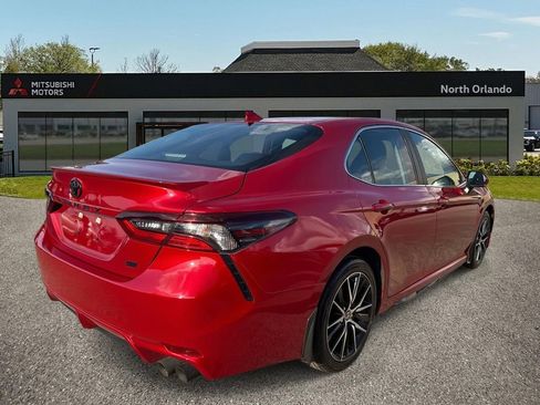 Used 2024 Toyota Camry SE image 6