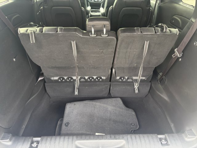 Used 2025 Chrysler Pacifica Limited FWD image 21