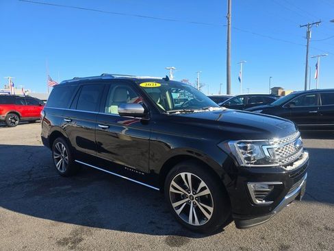 Used 2021 Ford Expedition Platinum image 3