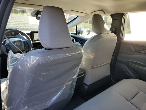 New 2026 Toyota Prius LE image 8