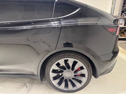 Used 2022 Tesla Model Y Performance AWD/4WD image 4