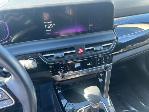 Used 2025 Kia Seltos S image 21