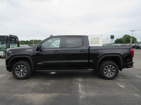 Used 2024 GMC Sierra 1500 AT4 w/ Technology Package AWD/4WD image 3