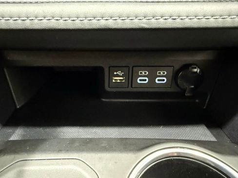 Used 2024 Toyota Highlander LE image 34