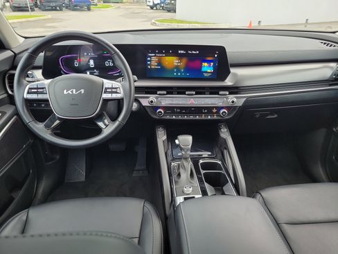 Used 2025 Kia Telluride S FWD image 15