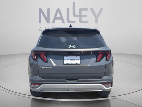 Certified 2025 Hyundai Tucson SE FWD image 4