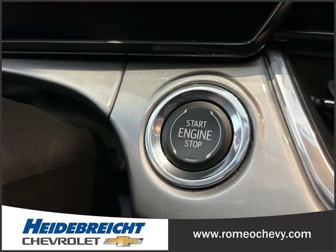 Used 2024 Chevrolet Trax LT w/ Driver Confidence Package FWD image 28