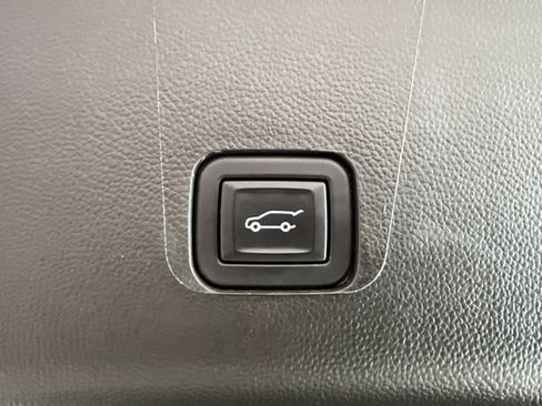 Used 2024 Chevrolet Traverse RS w/ LPO, Floor Liner Package AWD/4WD image 9