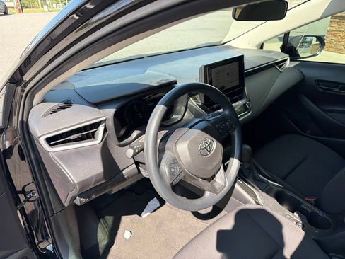 Used 2026 Toyota Corolla LE FWD image 4