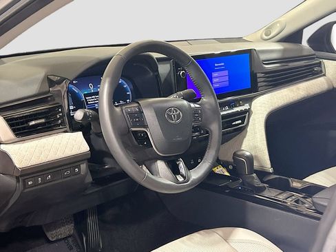 Used 2025 Toyota Camry XLE w/ Premium Package FWD image 7
