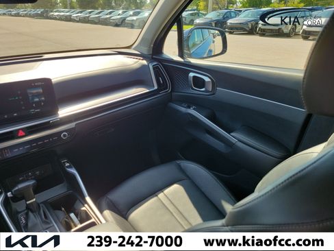 Certified 2024 Kia Sorento EX w/ Panoramic Sunroof Package FWD image 17