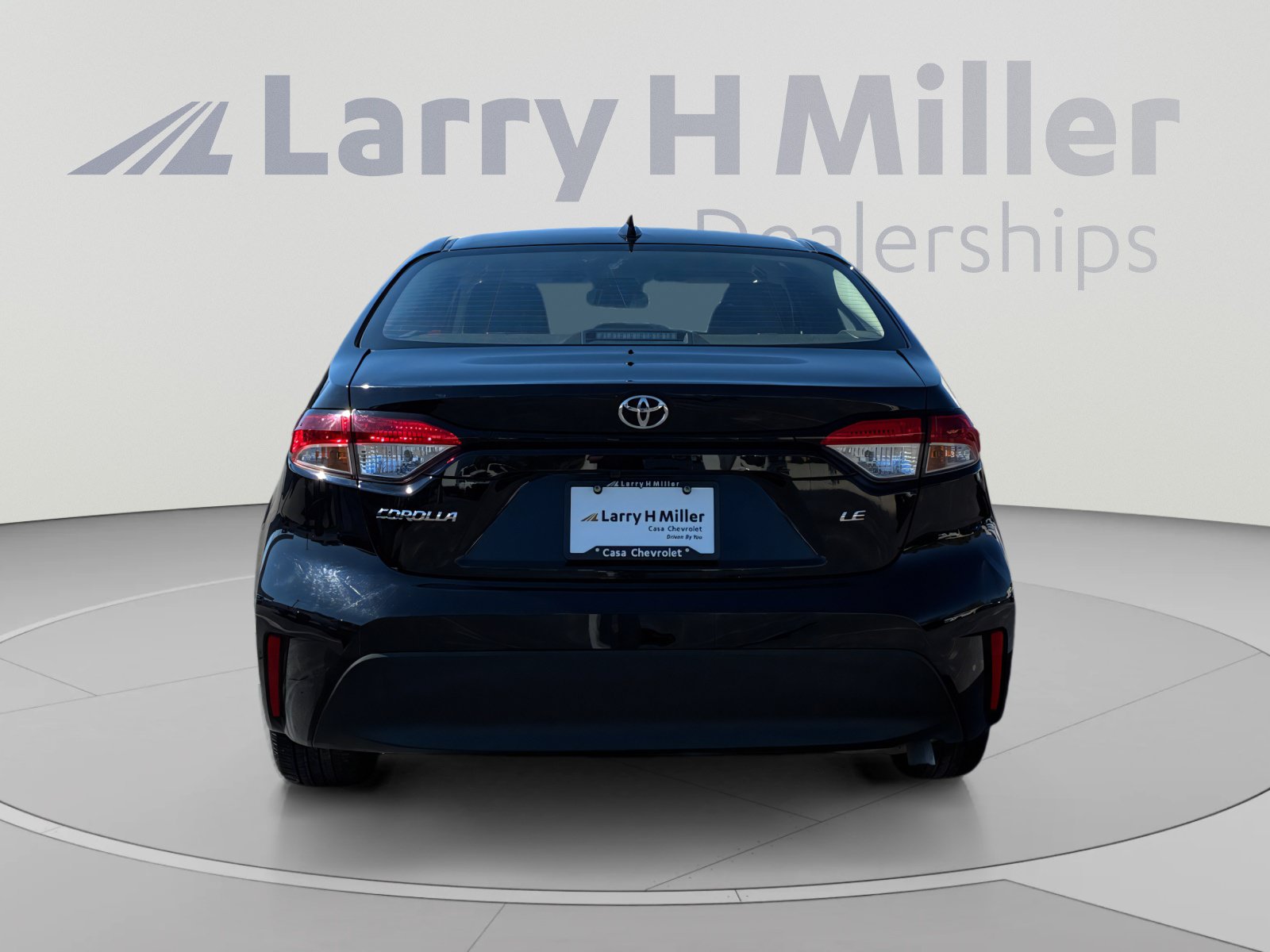 Used 2025 Toyota Corolla LE FWD image 4