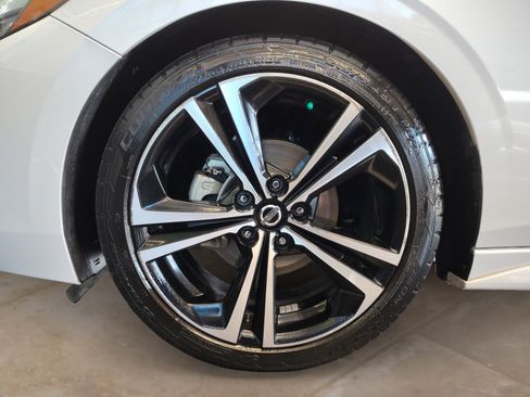 Used 2020 Nissan Sentra SR w/ Electronics Package FWD image 26