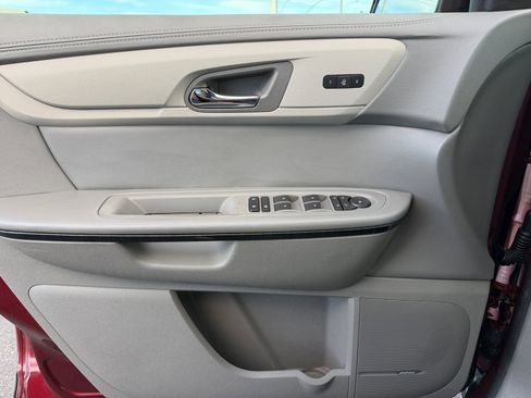 Used 2017 Chevrolet Traverse Premier image 13