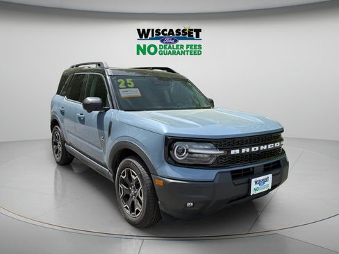 Certified 2025 Ford Bronco Sport Outer Banks w/ Outer Banks Tech Package+ AWD/4WD image 33