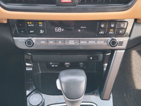 Used 2024 Kia Seltos EX image 20