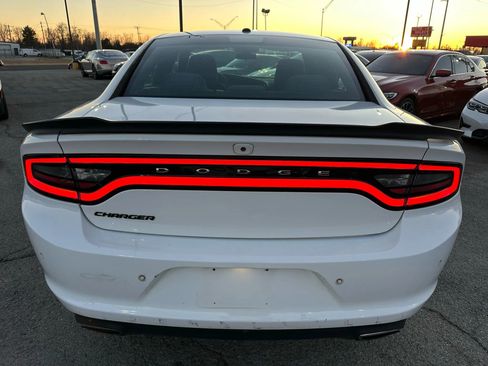 Used 2018 Dodge Charger SXT w/ Blacktop Package image 33