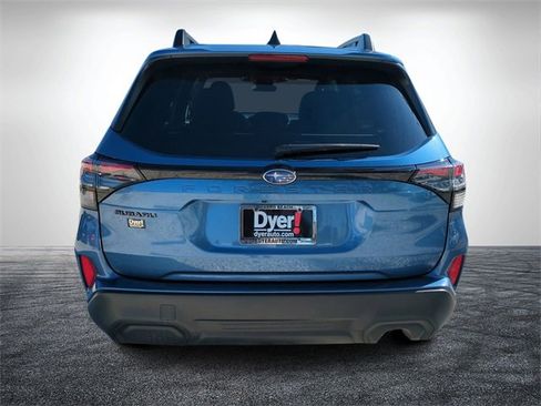Used 2025 Subaru Forester Premium image 5