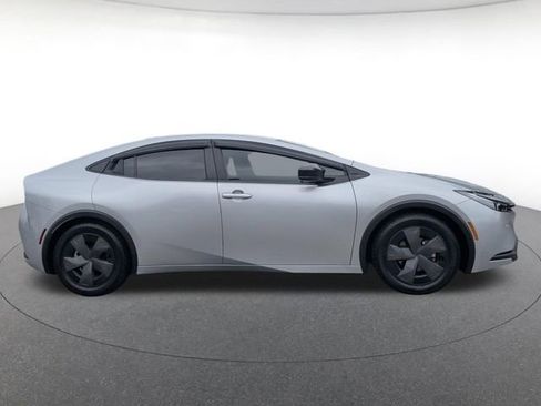 Used 2023 Toyota Prius LE FWD image 6