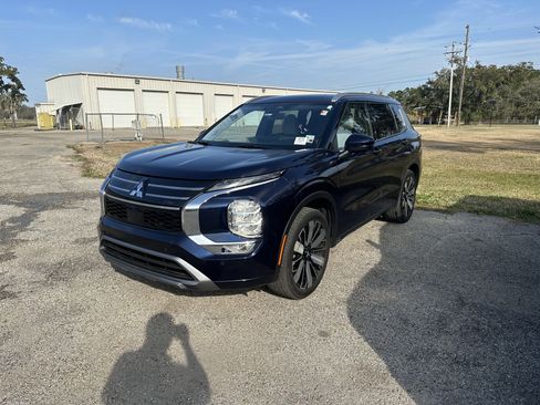 Used 2025 Mitsubishi Outlander SEL image 3