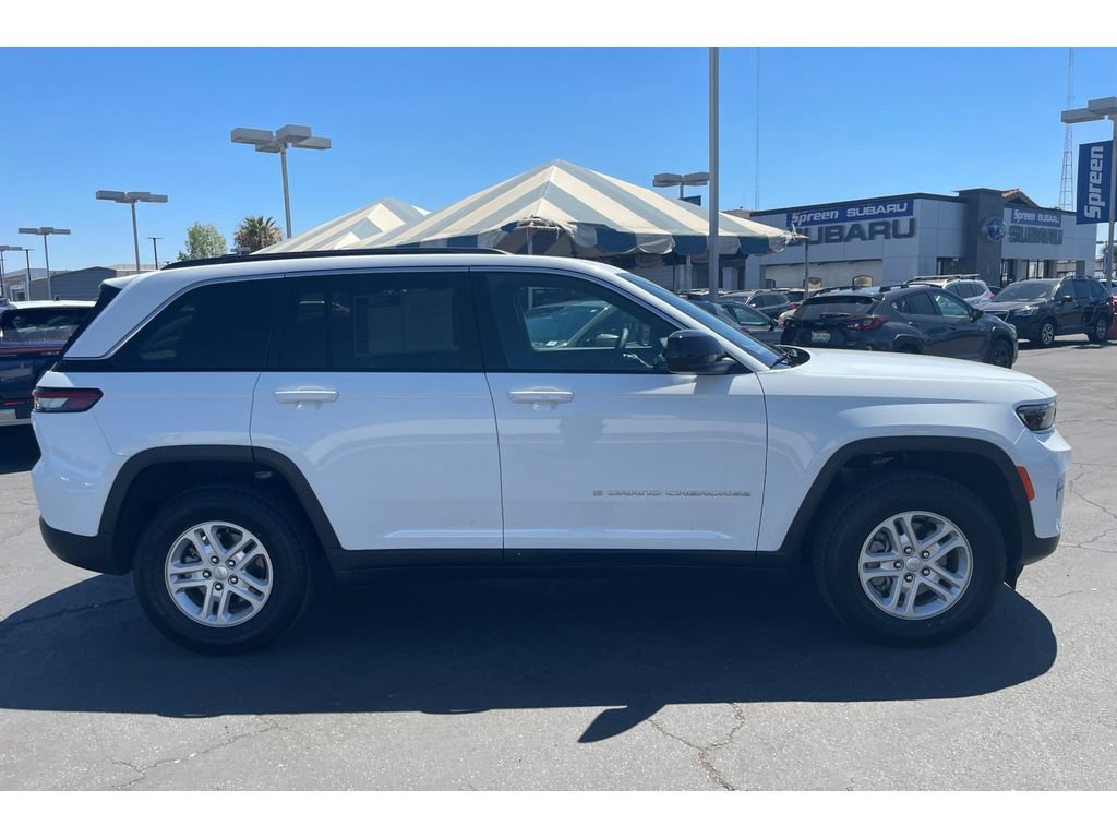 Used 2024 Jeep Grand Cherokee Laredo w/ Luxury Tech Group I AWD/4WD image 7