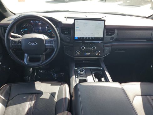 Used 2023 Ford Expedition Limited image 19