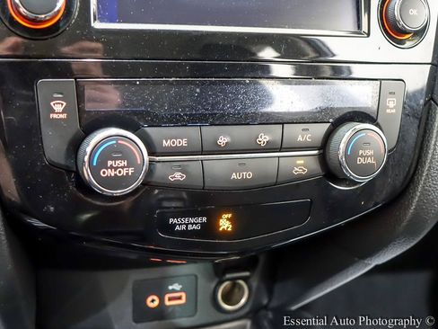 Used 2020 Nissan Rogue SV AWD/4WD image 22