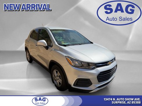 Used 2020 Chevrolet Trax LS FWD image 1