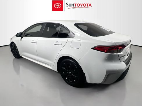 Used 2025 Toyota Corolla LE FWD image 6