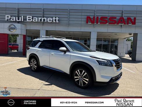 Certified 2025 Nissan Pathfinder Platinum FWD image 1