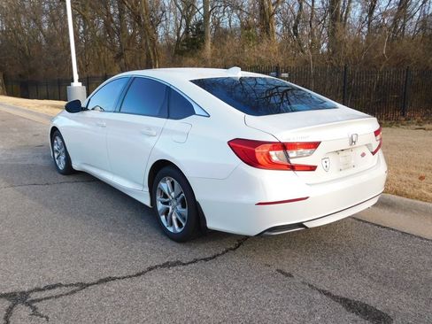 Used 2018 Honda Accord LX image 9